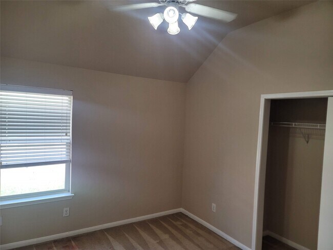 Building Photo - 1010 Hannah Falls Ln