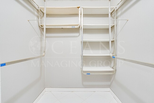 Building Photo - 1st Floor Oceanfront Condo