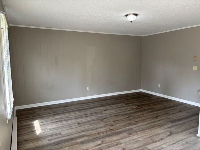 Building Photo - 829