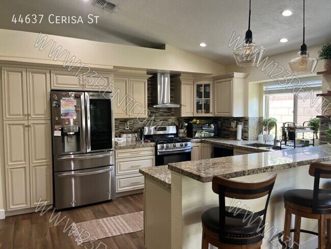 Building Photo - 44637 Cerisa St