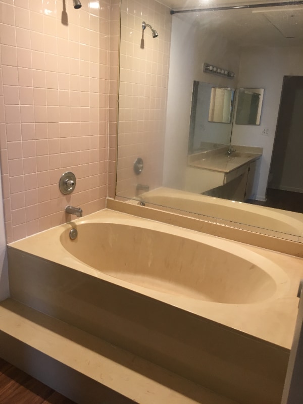 Building Photo - 643 Executive Center Dr