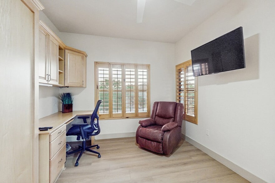 Building Photo - 19700 N 76th St