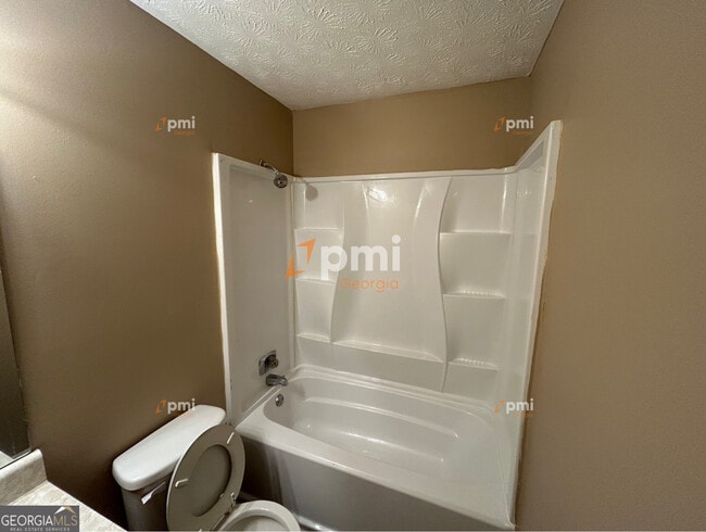 Building Photo - 5867 Sheldon Ct