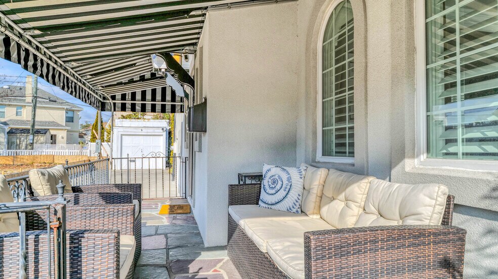 Building Photo - 7501 Ventnor Ave