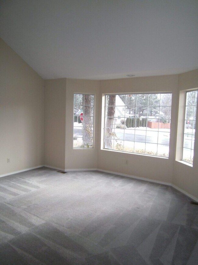 Building Photo - Great Brentwood Forest Home Available soon!!!