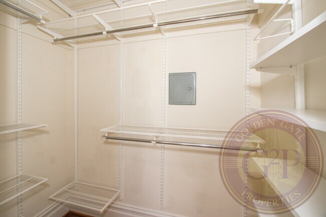 Building Photo - Pacific Heights - 1 BR, 1 BA Condo 650 Sq. Ft. - 3D Virtual Tour, Storage