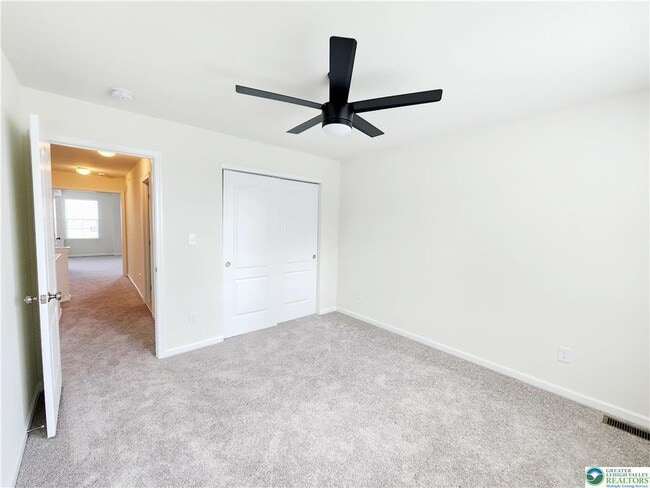 Building Photo - 422 Gray Feather Way
