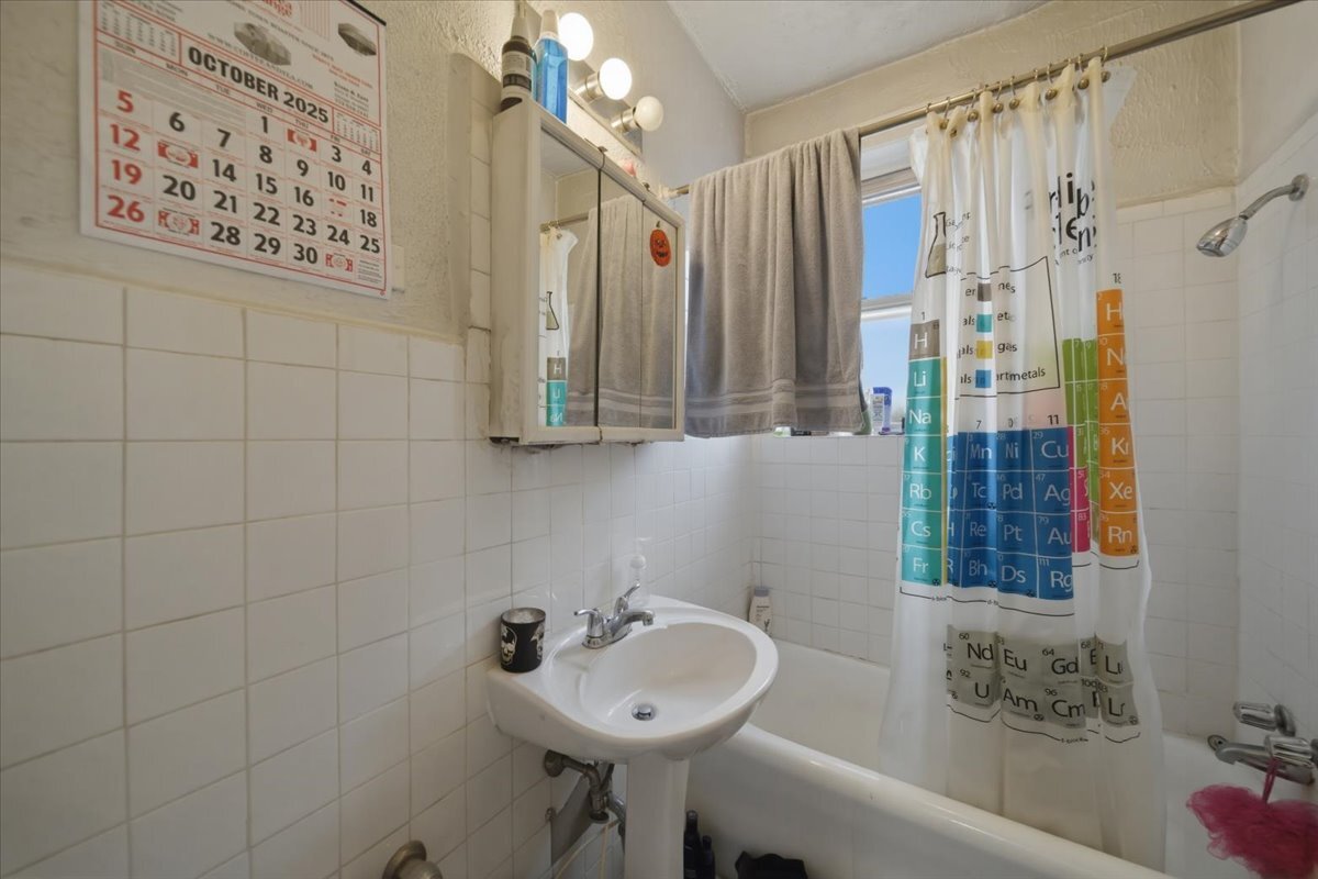 Building Photo - 3449 N Elaine Pl