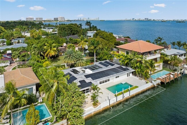 Building Photo - 1250 NE 87th St