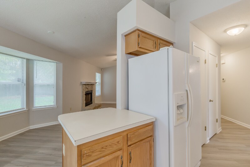 Building Photo - 4172 Davie Ct