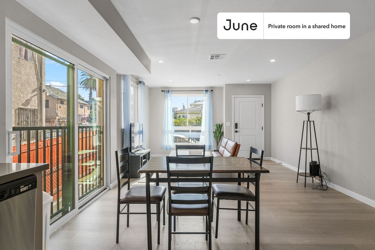 Building Photo - Room in Shared 5 bed/5 bath home