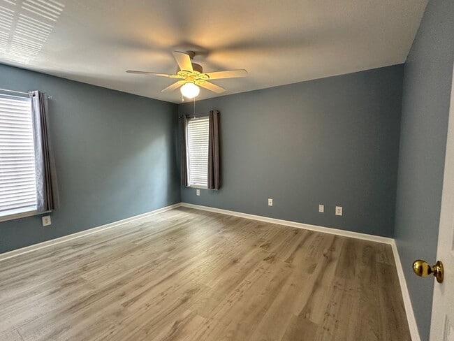 Building Photo - Gorgeous 2 bed/2 bath located in gated community!