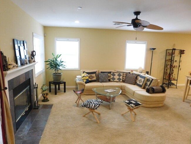 Building Photo - 1441 N Naomi St