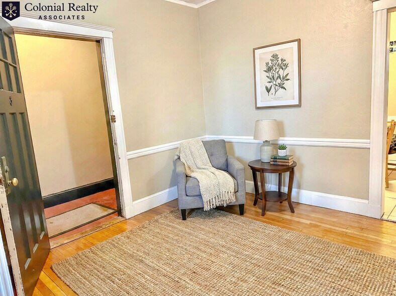 Building Photo - 330 St Paul St