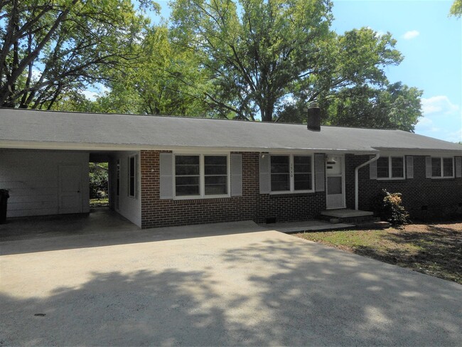 Primary Photo - 3 Bedroom 2 Bath Brick Ranch Within 1 Bloc...
