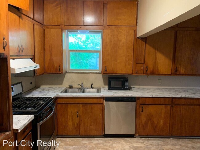 Building Photo - 3 br, 1.5 bath House - 3136 West Laurel