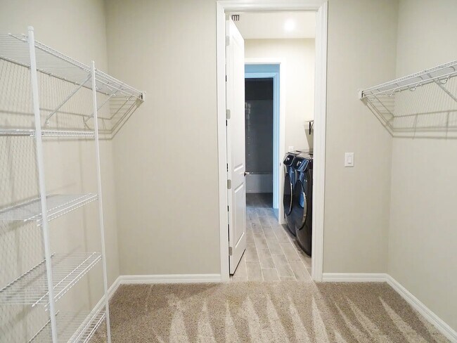 Building Photo - 5911 Fieldmoor Ct