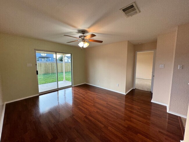 Building Photo - 3-Bedroom House for Rent in Killeen