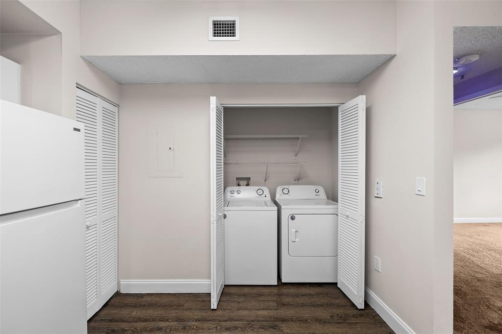 Building Photo - 6976 SW 39th St