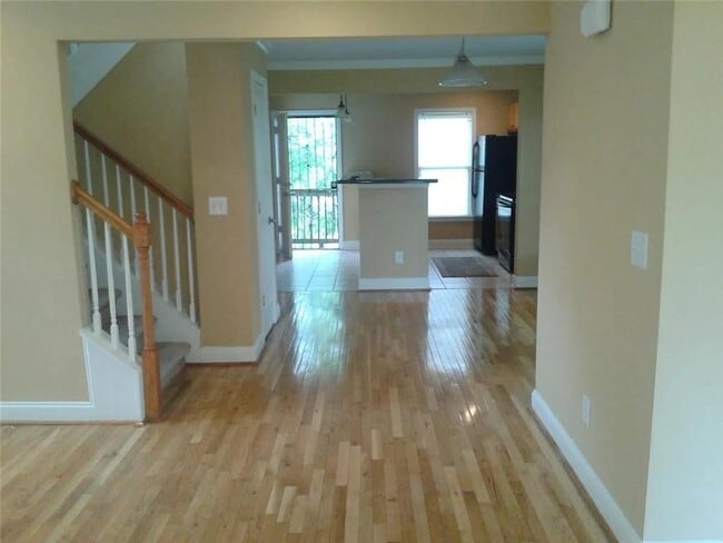 Building Photo - 719 Magnolia St NW