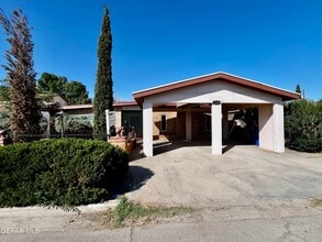 Building Photo - 339 Medina St