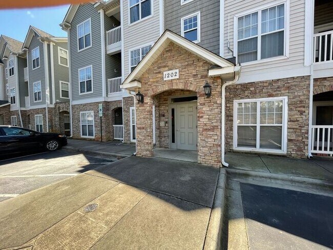 Building Photo - 1216 Duncan Gardens Dr