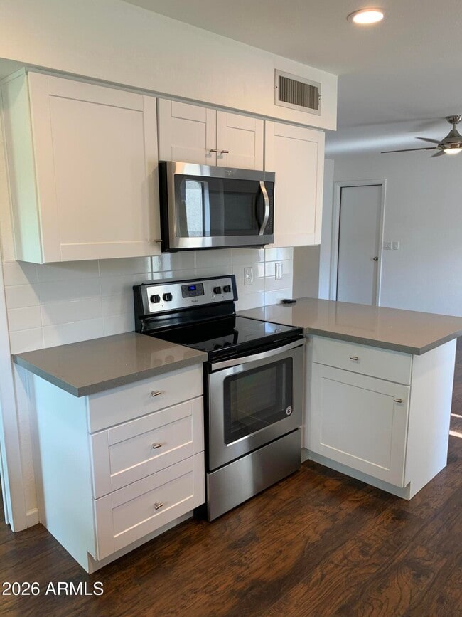 Building Photo - 6614 E Sandra Terrace