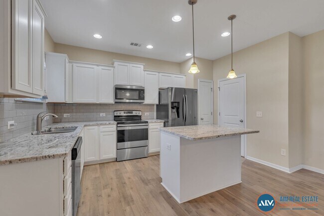 Building Photo - 4-Bedroom Home in Seagrass Station, Bluffton