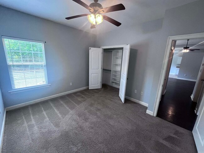 Building Photo - 516 Crepe Myrtle Loop