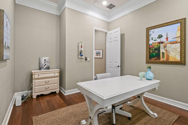 Building Photo - 167 Arklow Ave