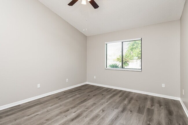 Building Photo - 2258 Baker Ave