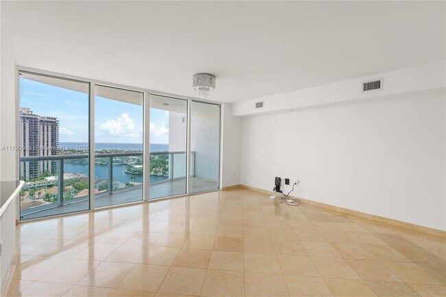 Building Photo - 19400 Turnberry Way