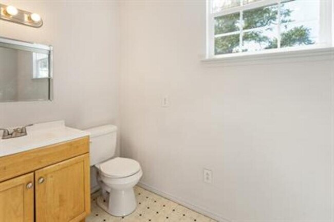 Building Photo - 720 Pritchett Ln