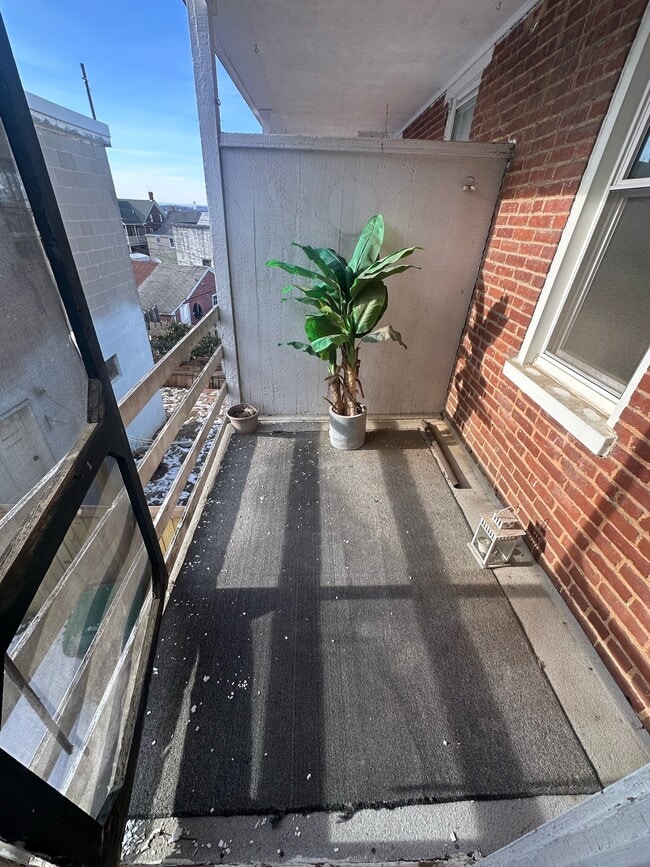 Building Photo - 28 S Charles St