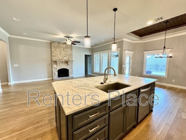 Building Photo - 816 N 89th St