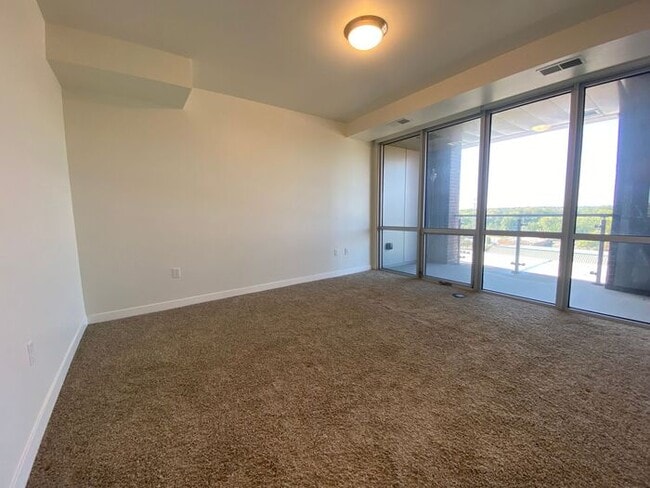 Building Photo - $2,575 | 1 Bedroom, 2 Bathroom Condo | Pet Friendly* | Available for Immediate move-in!
