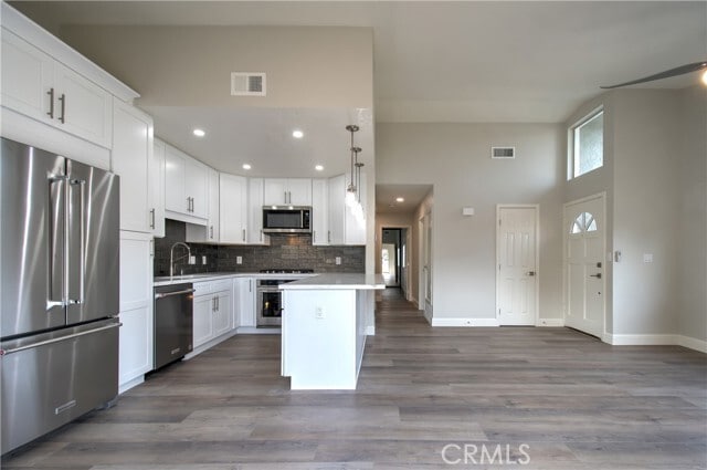 Building Photo - 60 Greenmoor