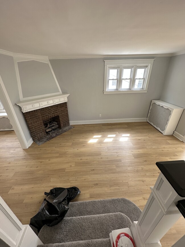 Building Photo - 529 Brookside Ave