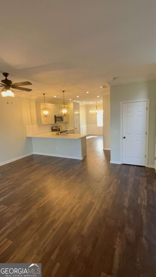 Building Photo - 392 Mill Pond Crossing