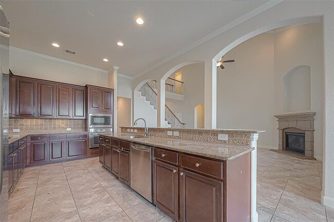 Building Photo - 13910 Desert Trace Ct