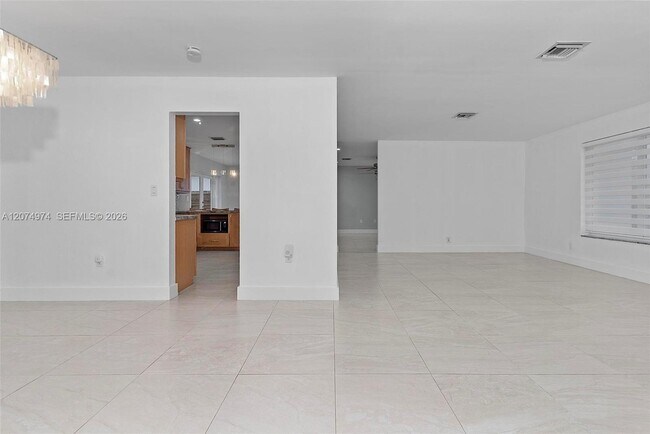 Building Photo - 6304 SW 93rd Pl