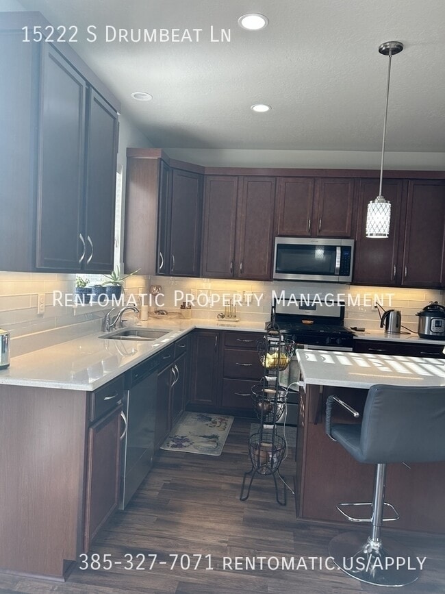 Building Photo - 15222 Drumbeat Ln