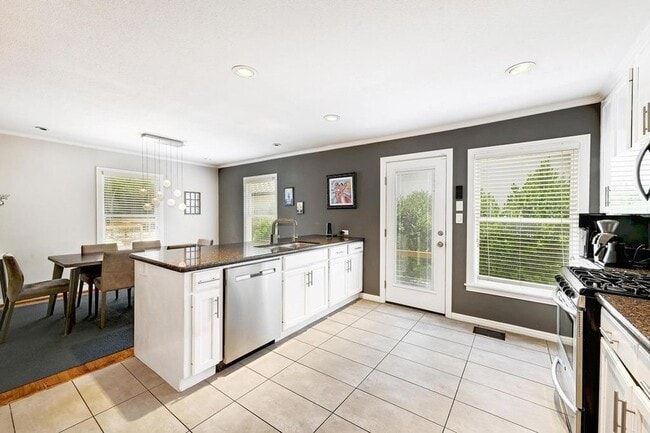 Building Photo - 3408 Bonnie Rd