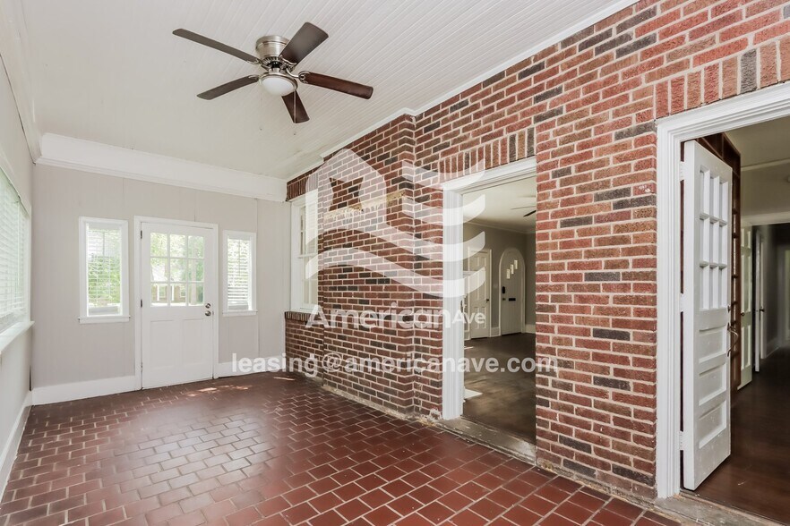 Building Photo - 3295 S Perry St