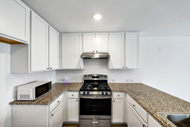 Building Photo - Up to 1 Month of FREE RENT!!!