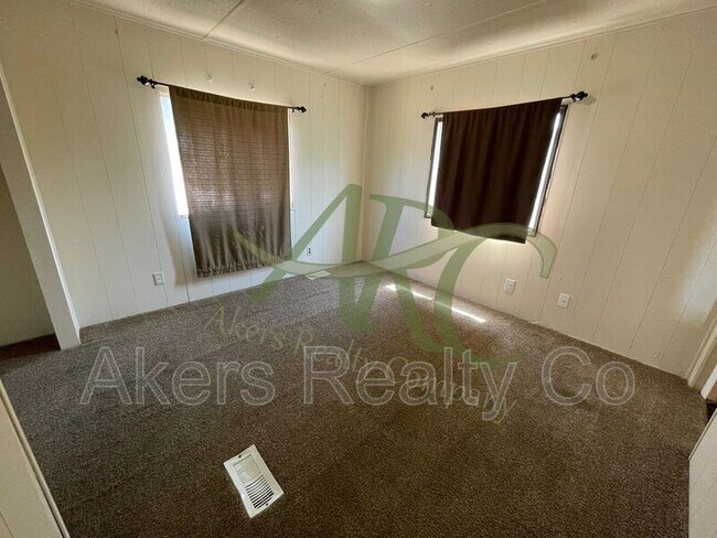 Building Photo - 965 S Blueridge Dr