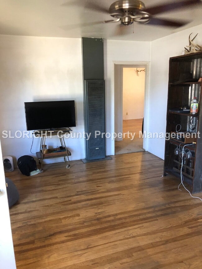 Building Photo - AVAILABLE JUNE - Paso Robles 1 Bedroom / 1 Bathroom Home