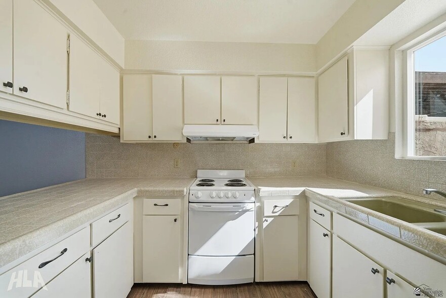 Building Photo - 2240 S Elks Ln