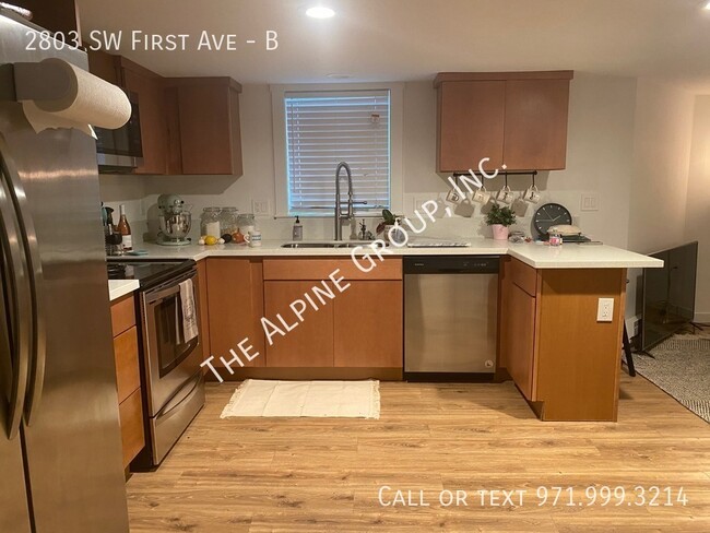 Building Photo - Charming 1 Bed in SW Portland!