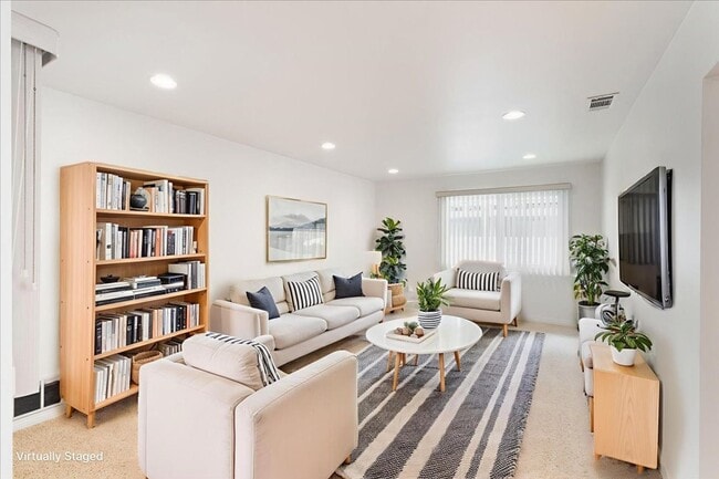 Building Photo - Beautiful Torrance Home